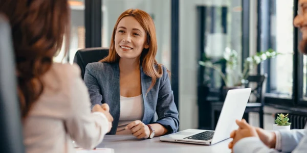Canadian lending professional at one of Canada's biggest banks helps new homeowners with loan origination and funding.